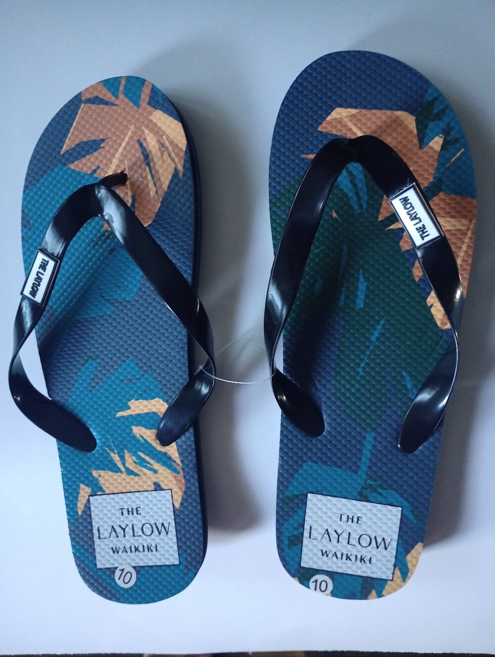 The LAYLOW Waikiki Sandals Flip Flops Brand New Never Worn Size 10 True To Size